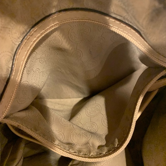 Michael Kors purse with handle and shoulder strap - Picture 7 of 12